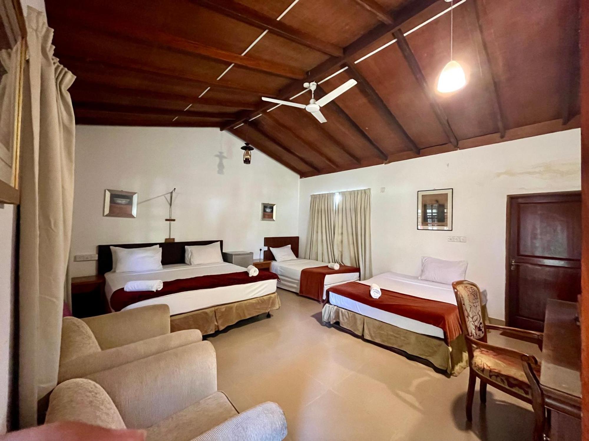 Hotel 4 U Saliya Garden Anuradhapura Exterior foto