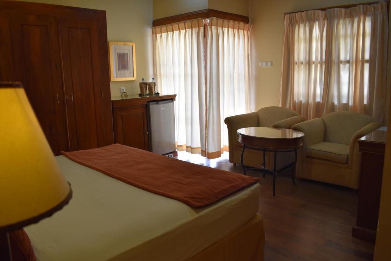 Hotel 4 U Saliya Garden Anuradhapura Exterior foto