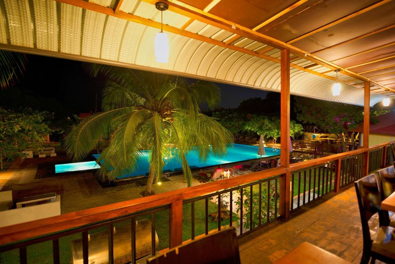 Hotel 4 U Saliya Garden Anuradhapura Exterior foto